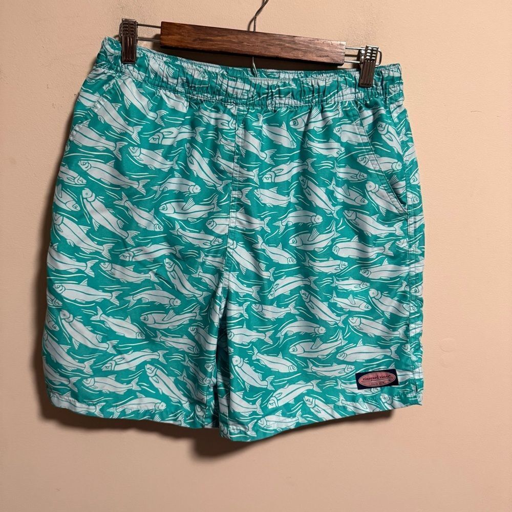 Vineyard Vines Swim Trunks 7” Green fish- Size Medium